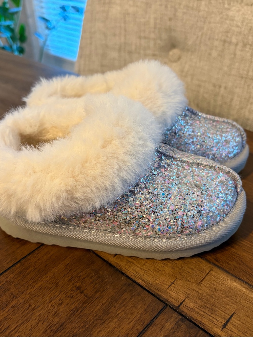Toddler Piper Faux Fur Cuff Scuff Slippers - Cat & Jack